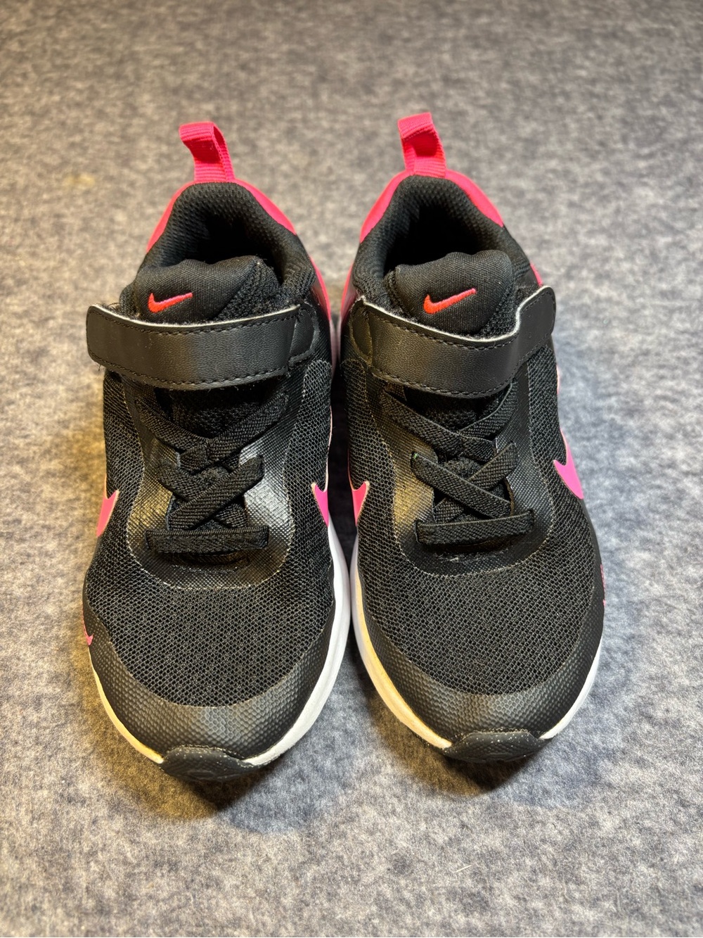 Nike Kids Black and Hot Pink Lightweight Sneakers 9C